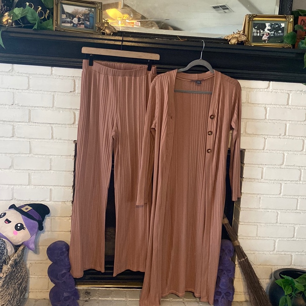 Cartigan and pant lounge set